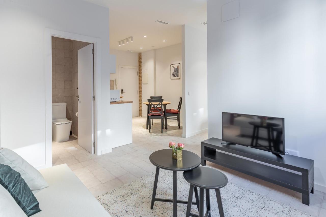 Modern Apartment Close To City Centre Valencia Exterior photo