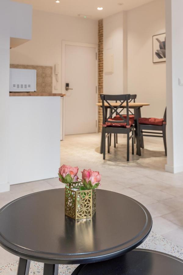 Modern Apartment Close To City Centre Valencia Exterior photo